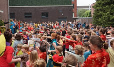 Leeuwendans Kung Fu demo & Kung Fu workshop voor 600 kinderen Montessoribasisschool De Elzen te Tilburg